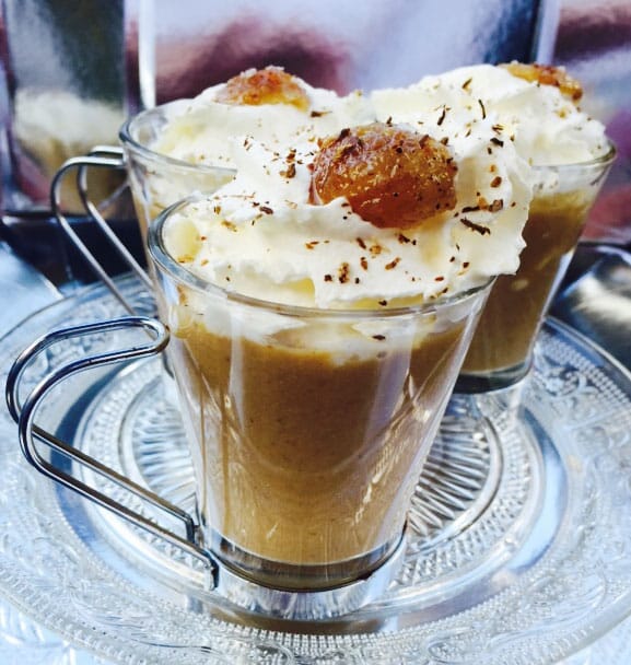 façon cappuccino le velouté de champignon au petit goût de cèpe, marron
